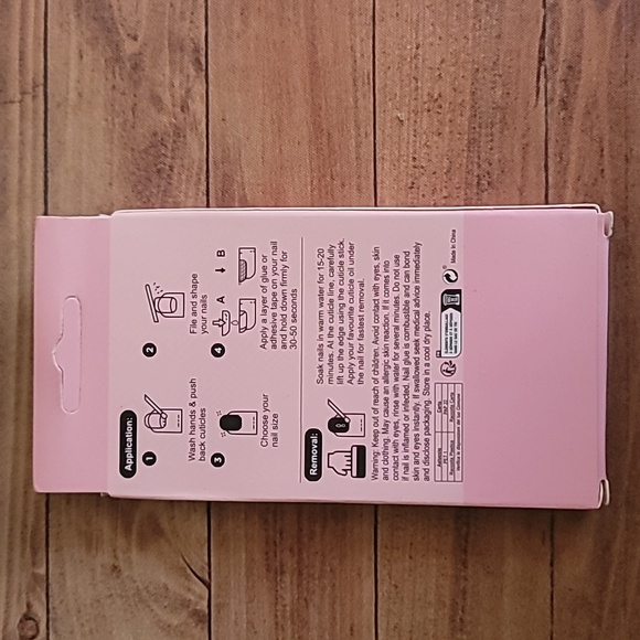 Press On Nails Do-It-Yourself 24 pcs Lavender Flower Designs Natural Nail Art - Picture 2 of 4